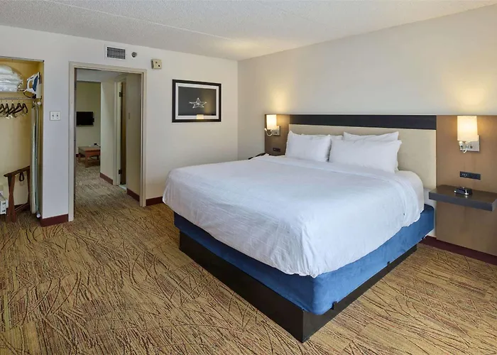 Wyndham El Paso Airport And Water Park